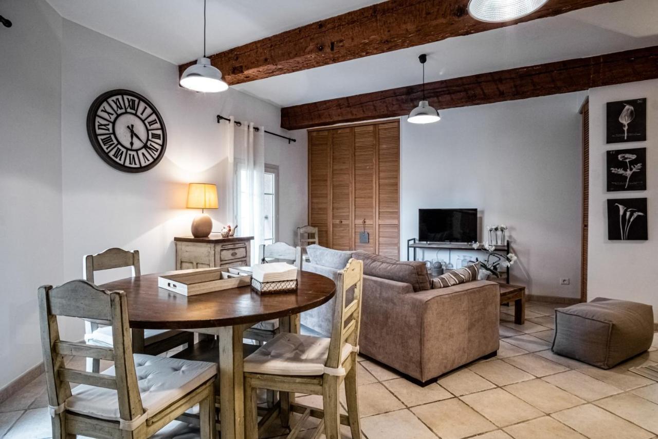 Appartement Au Coeur De L'Isle Sur La Sorgue Luaran gambar